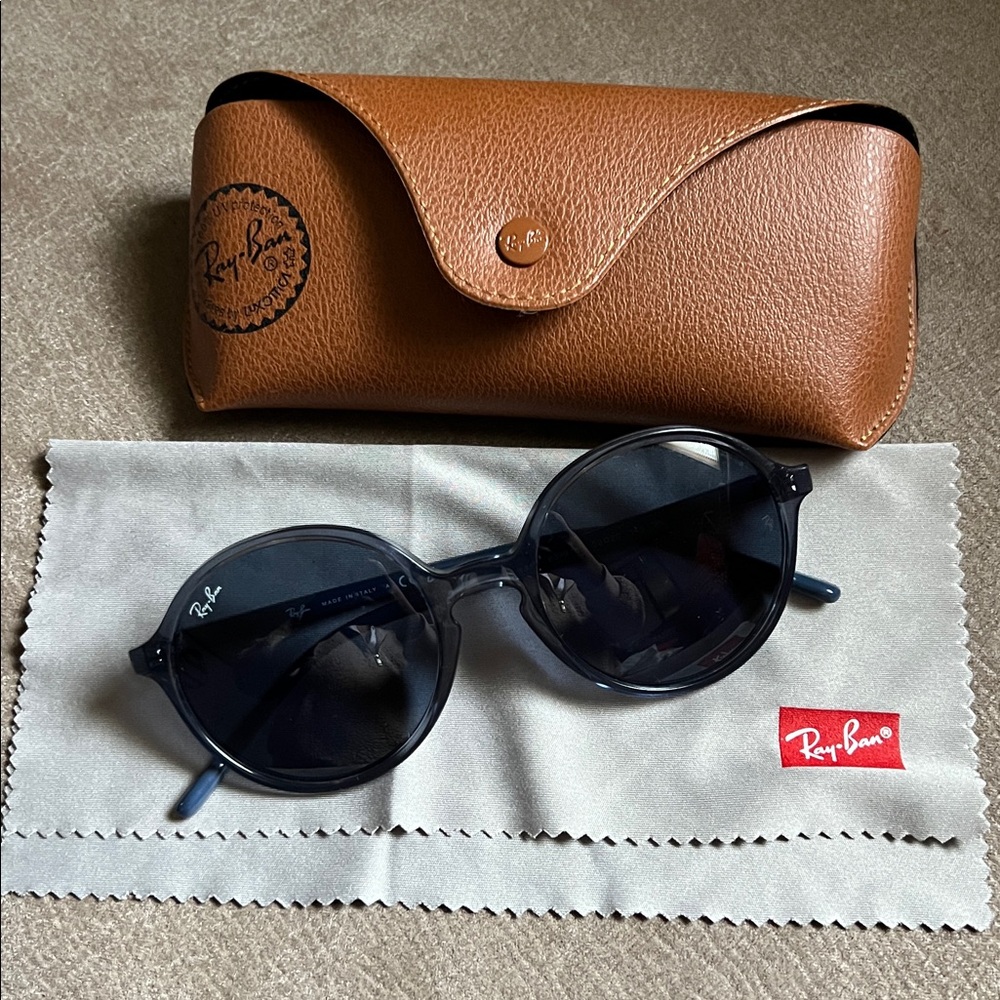 Ray-Ban Black Round Sunglasses with Tan Case - Picture 6 of 6